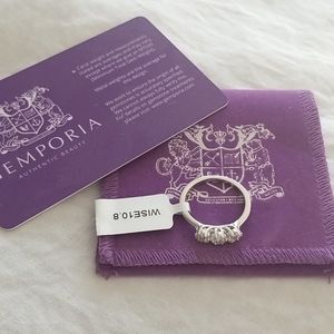 Sterling silver ring with zircon